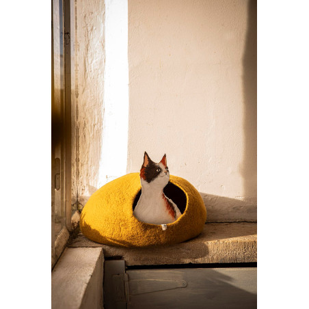 Grotte pour chat en laine de mouton feutrée faite à la main