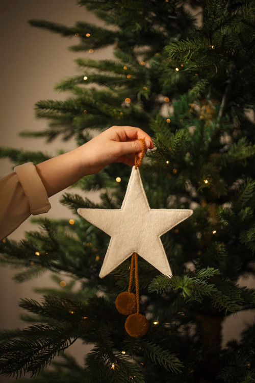 POMPOMS STAR HANGING