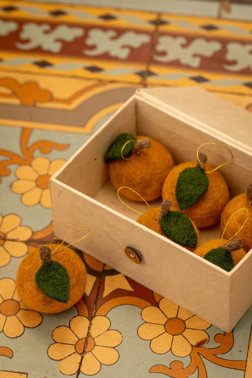 COFFRET DE 6 PETITES POMMES À SUSPENDRE