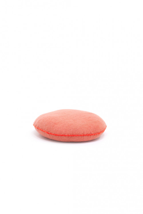 smarties coussin litchi en feutre et kapok