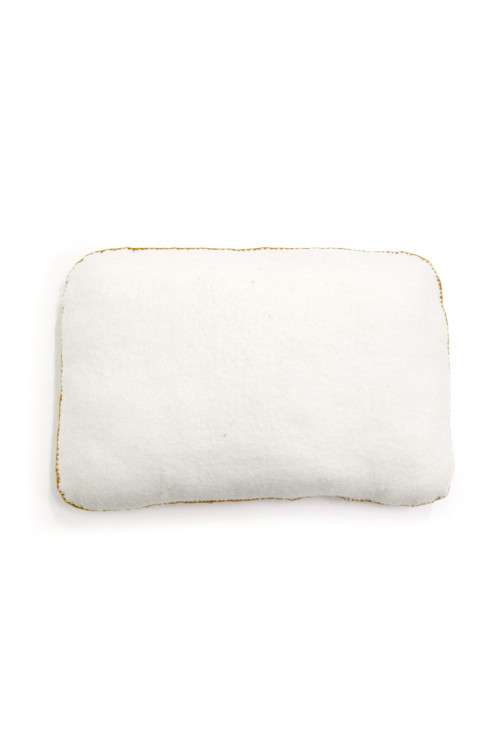 natural cushion in felt and kapok