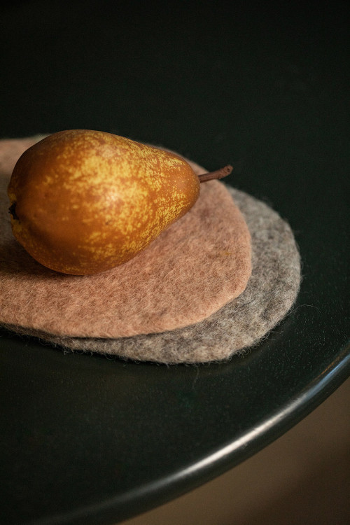 PLAIN PEBBLE PASTILLE
