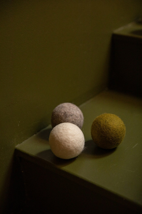 SMALL PLAIN BALLS ( set of 3)
