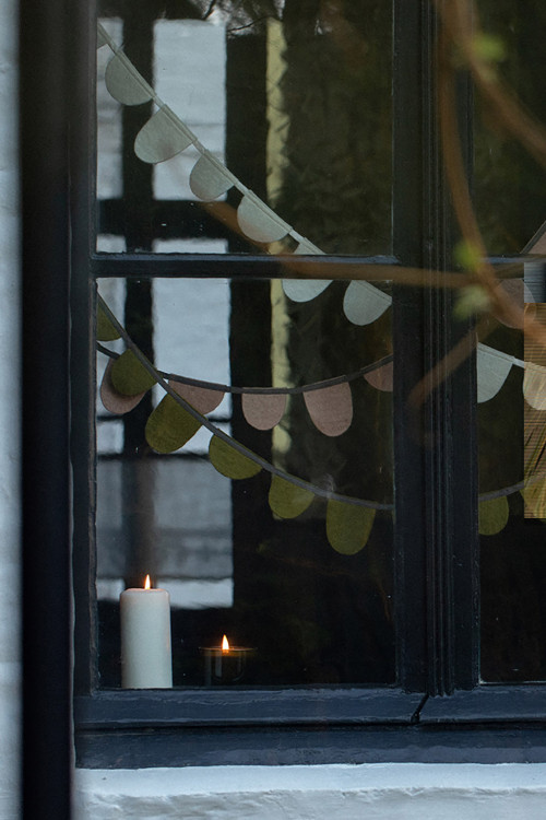 ROUND FLAGS GARLAND