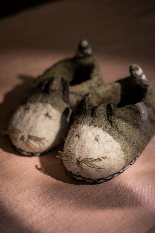 slippers for children in the shape of tiger made by hand in natural felt slippers for children in the shape of tiger made by hand in natural felt
