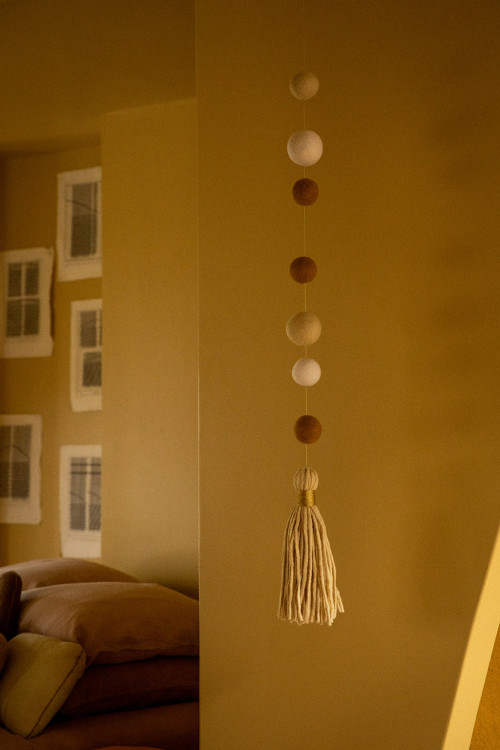PEARLS & POMPOM HANGING