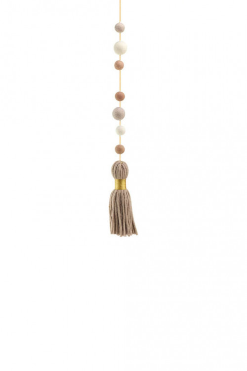 PEARLS & POMPOM HANGING - Last chance