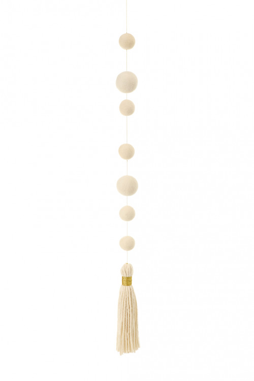 PEARLS & POMPOM HANGING