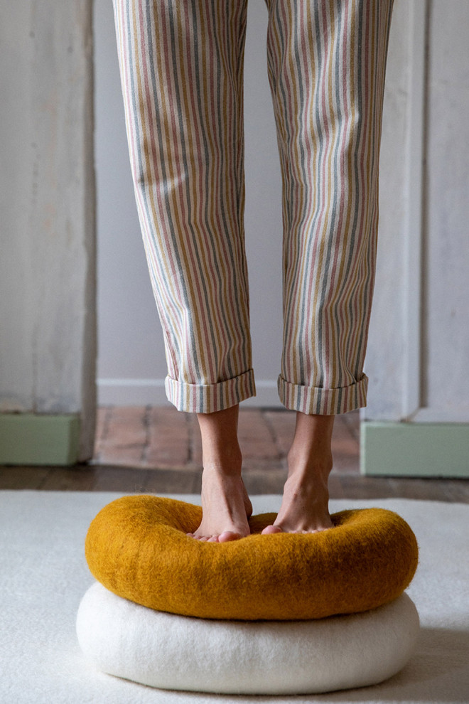 Un pouf galet pour une assise originale