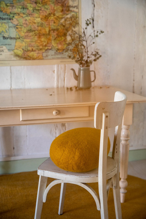 OVAL CHAKATI CUSHION