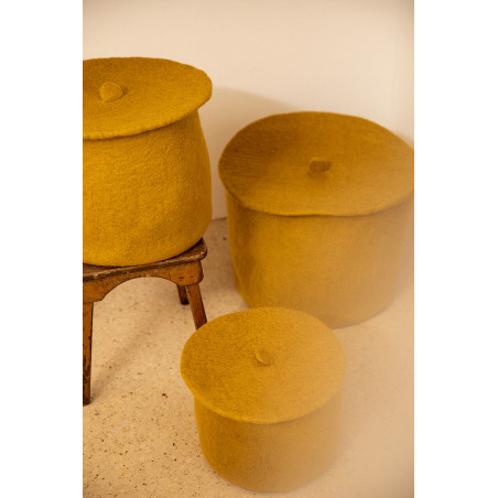 paniers de rangement ocres avec leurs couvercles assortis