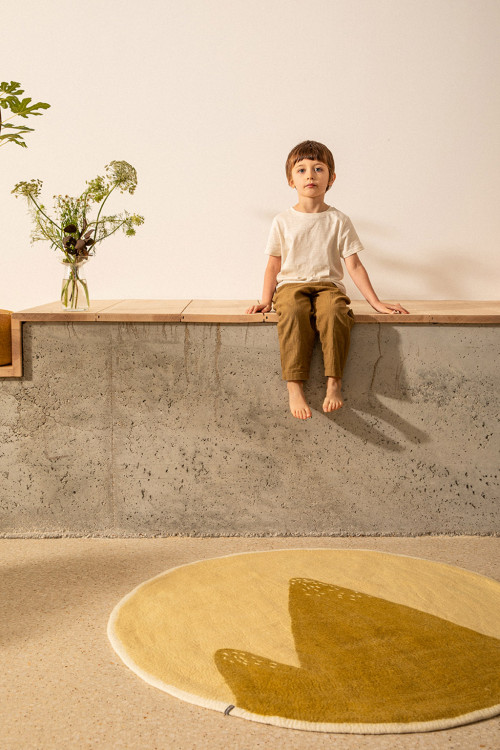 Tapis rond en feutre de laine vert avec motif montagne pour la chambre d'enfant