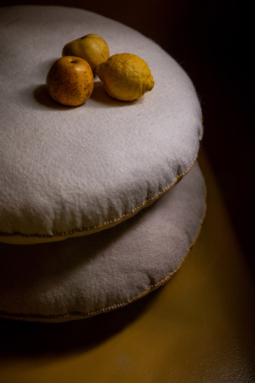 Round felt floor cushions Round felt floor cushions