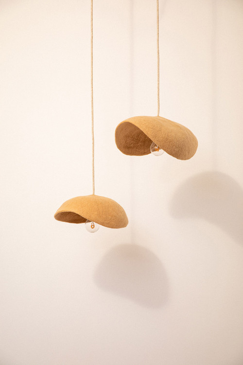 Duo of hanging lights in nude wool felt for a cosy touch
