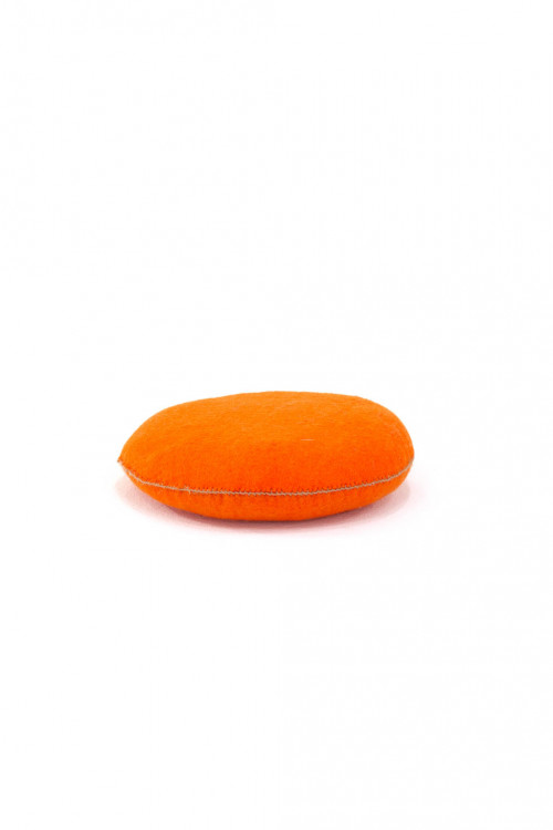 smarties coussin pur orange en feutre et kapok