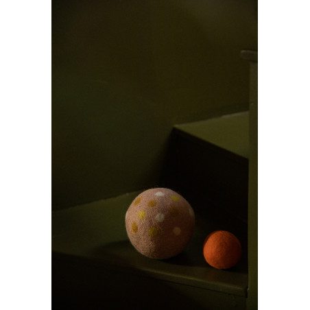 a felt ball for a playful and cosy decoration