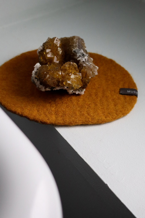 PLAIN PEBBLE PASTILLE