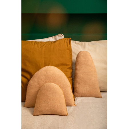 Les 3 dimensions du coussin himal s'associent pour une décoration élégante