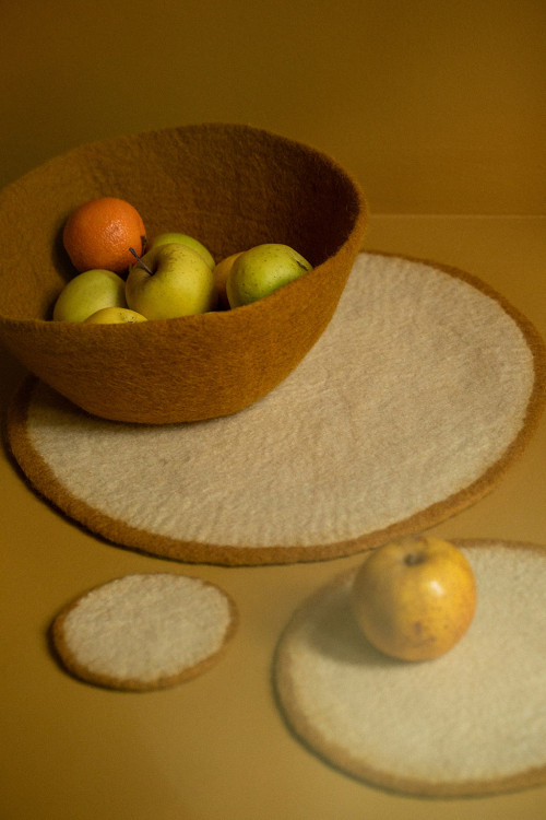 Gold felt basket and two-coloured pastilles for the table
