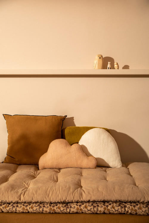 CLOUDY CUSHION