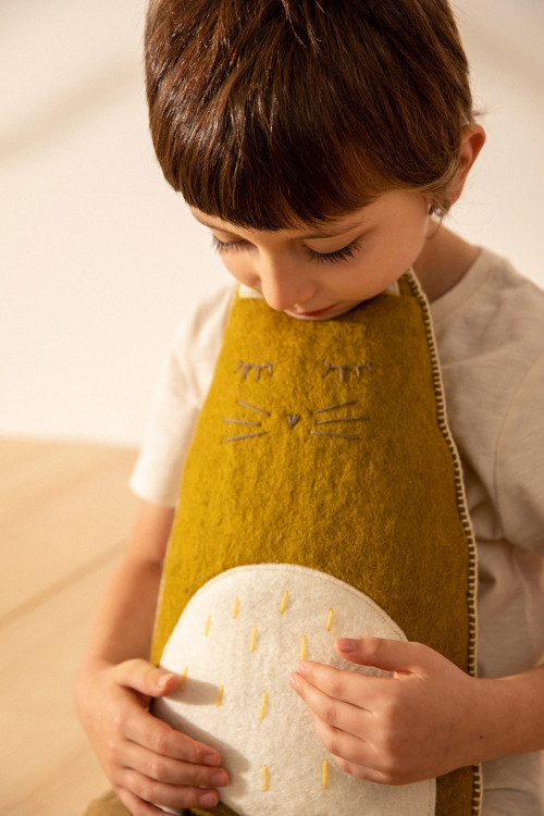 KITTY PASU CUSHION