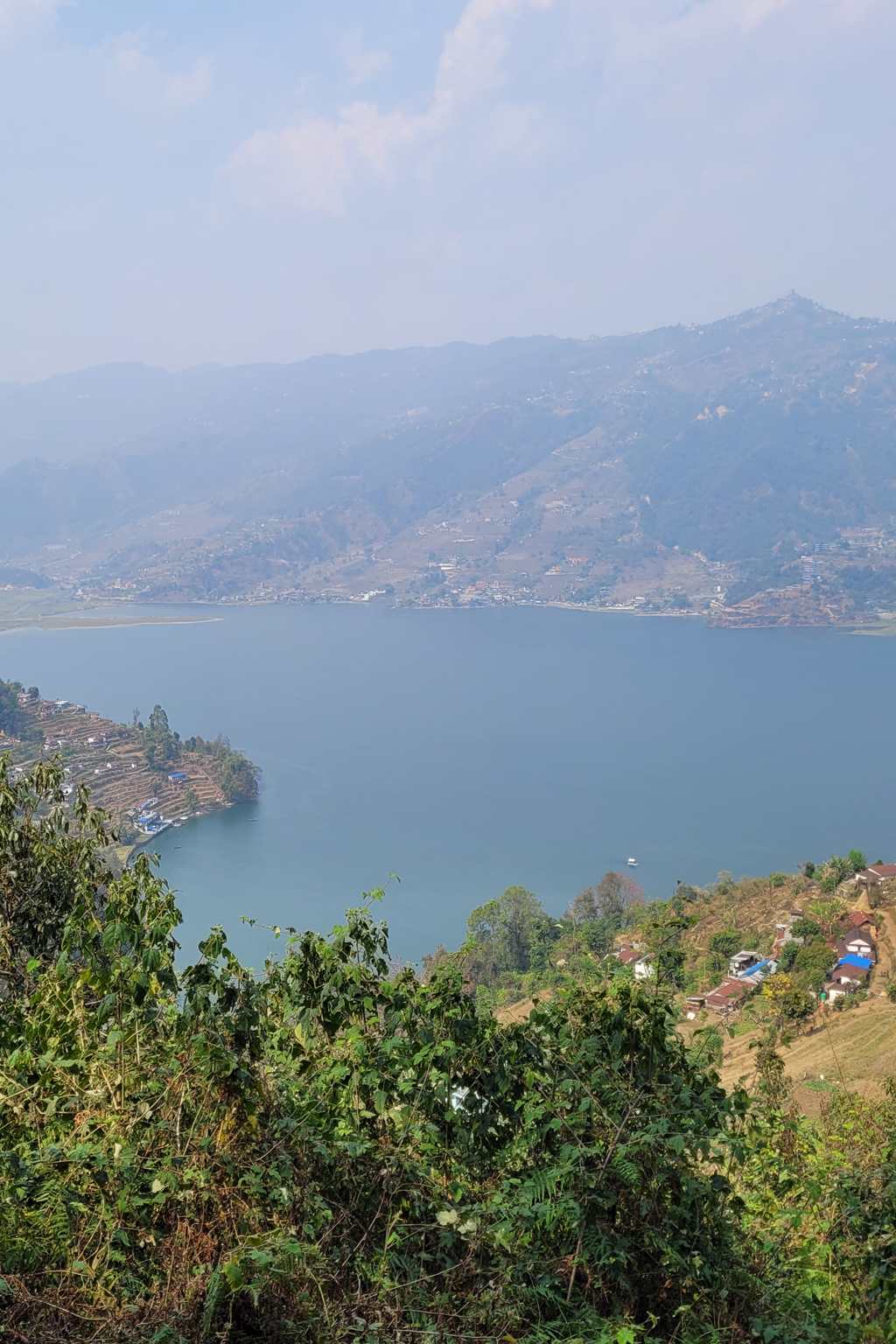 Vue sur le lac Phewa, à Pokhara au Népal