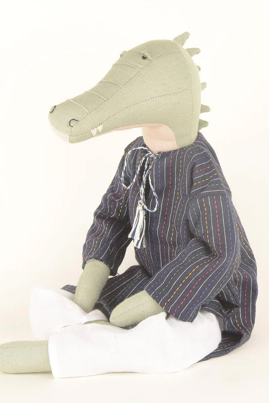 Poupée artisanale pour enfant en forme de crocodile