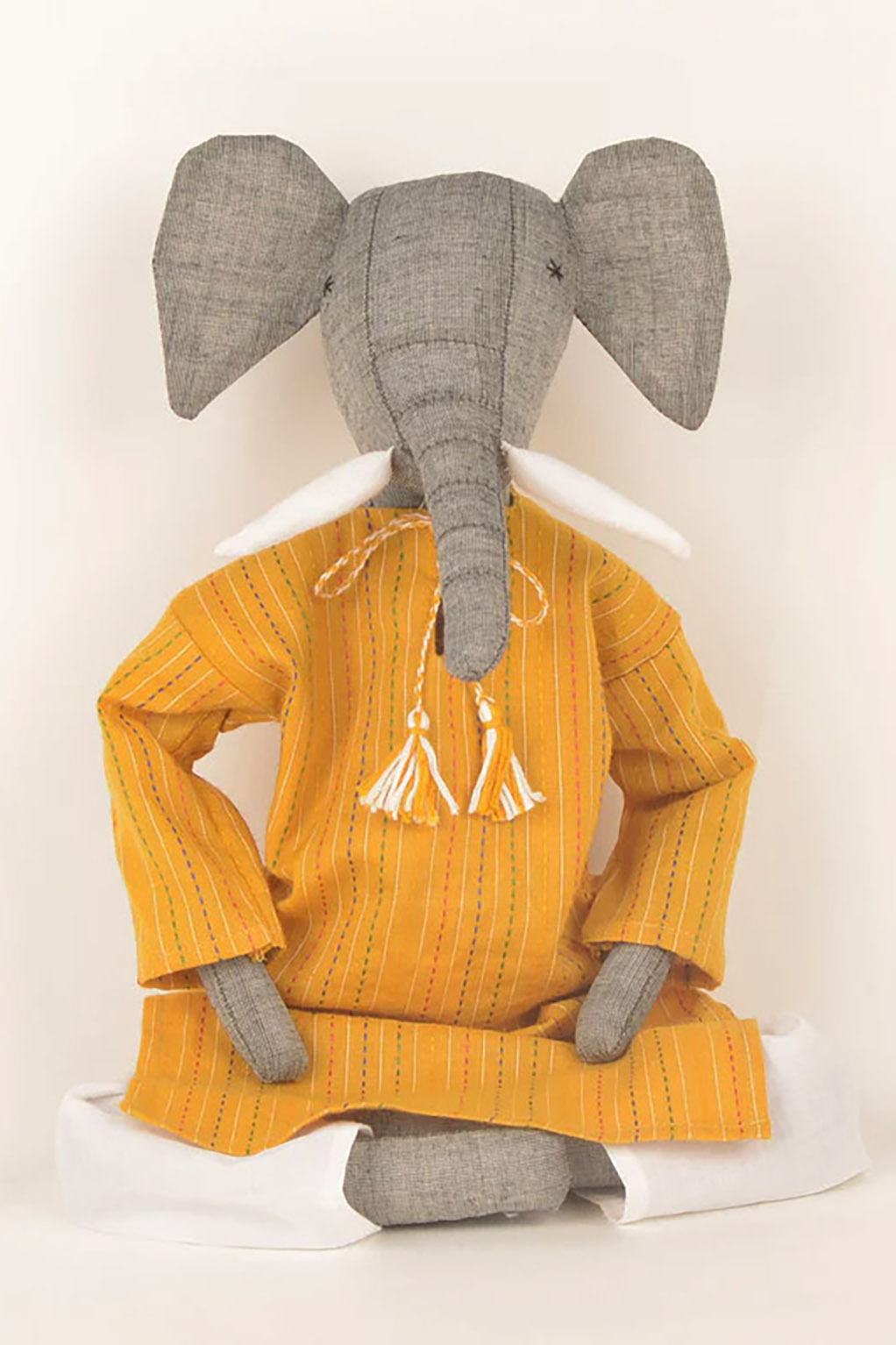 Poupée artisanale en forme d'éléphant pour enfant