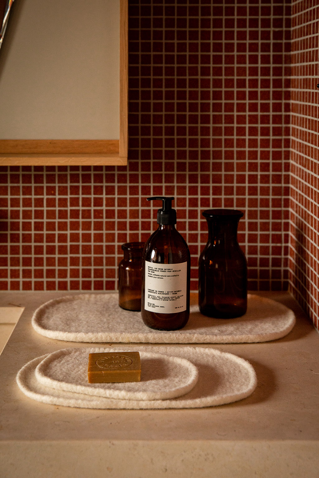 Trio de plateaux décoratifs blancs en laine