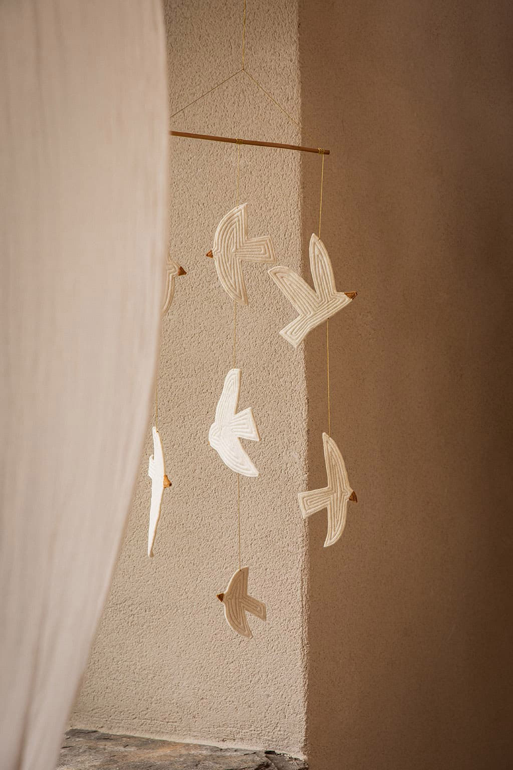 Mobile oiseaux à suspendre pour une décoration poétique