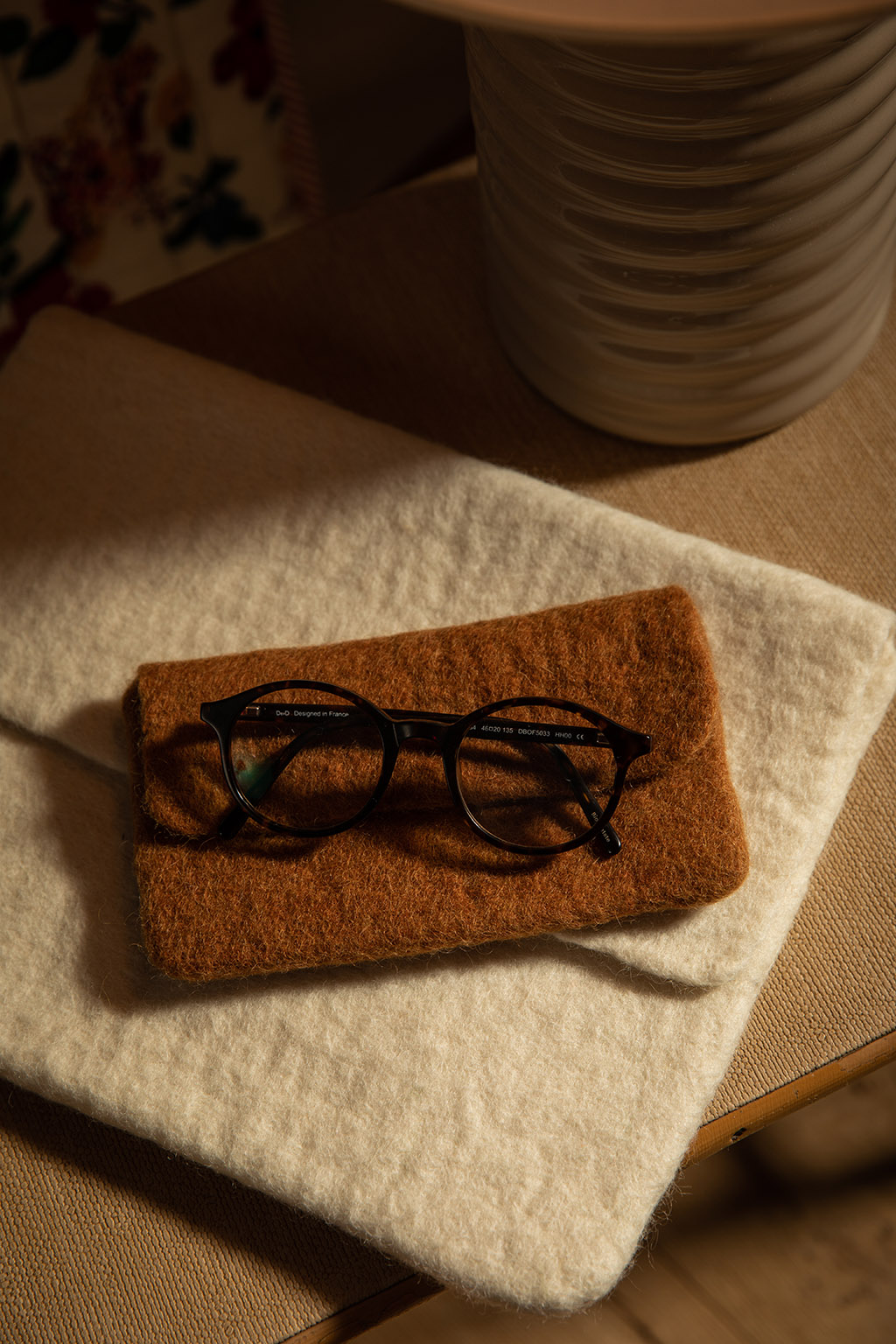 Étui à lunettes en feutre de laine terracotta