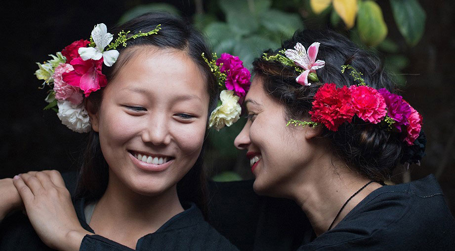 Deux femmes népalaises Deux femmes népalaises