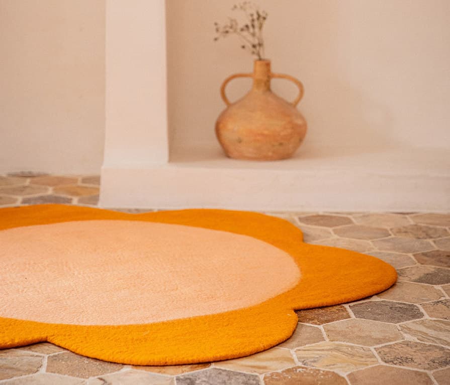Tapis fleur rose et orange en feutre