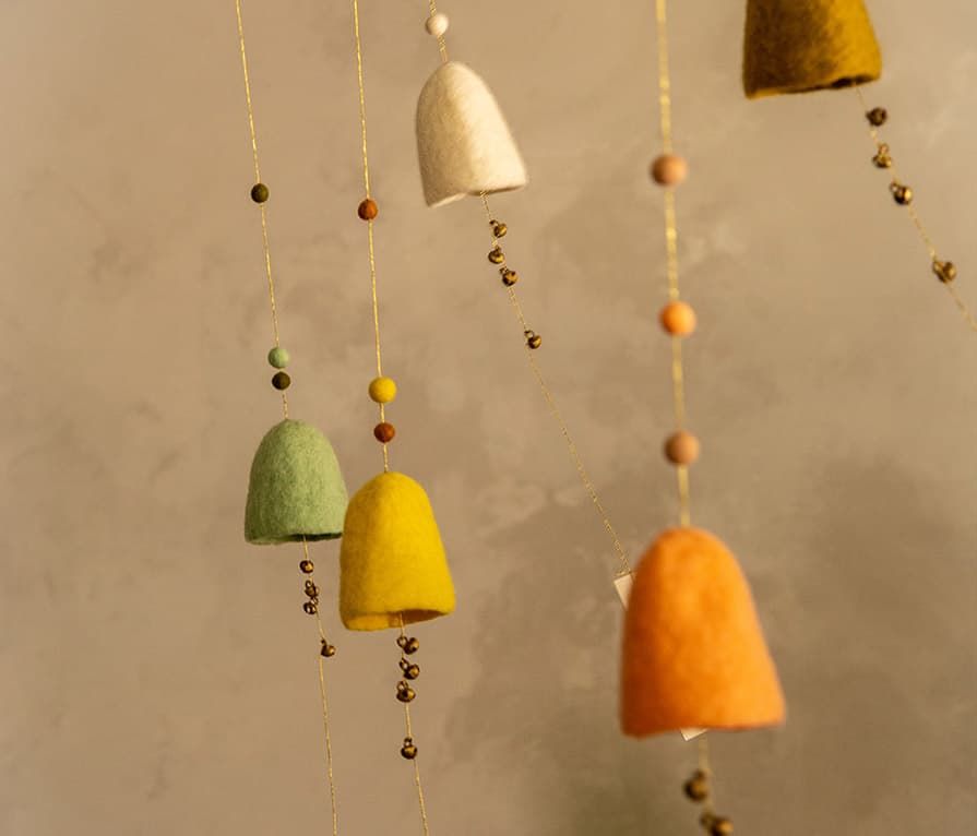 Cloches décoratives à suspendre en laine feutrée pour une décoration bohème