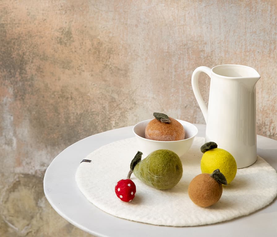 Fruits et légumes décoratifs en laine feutrée