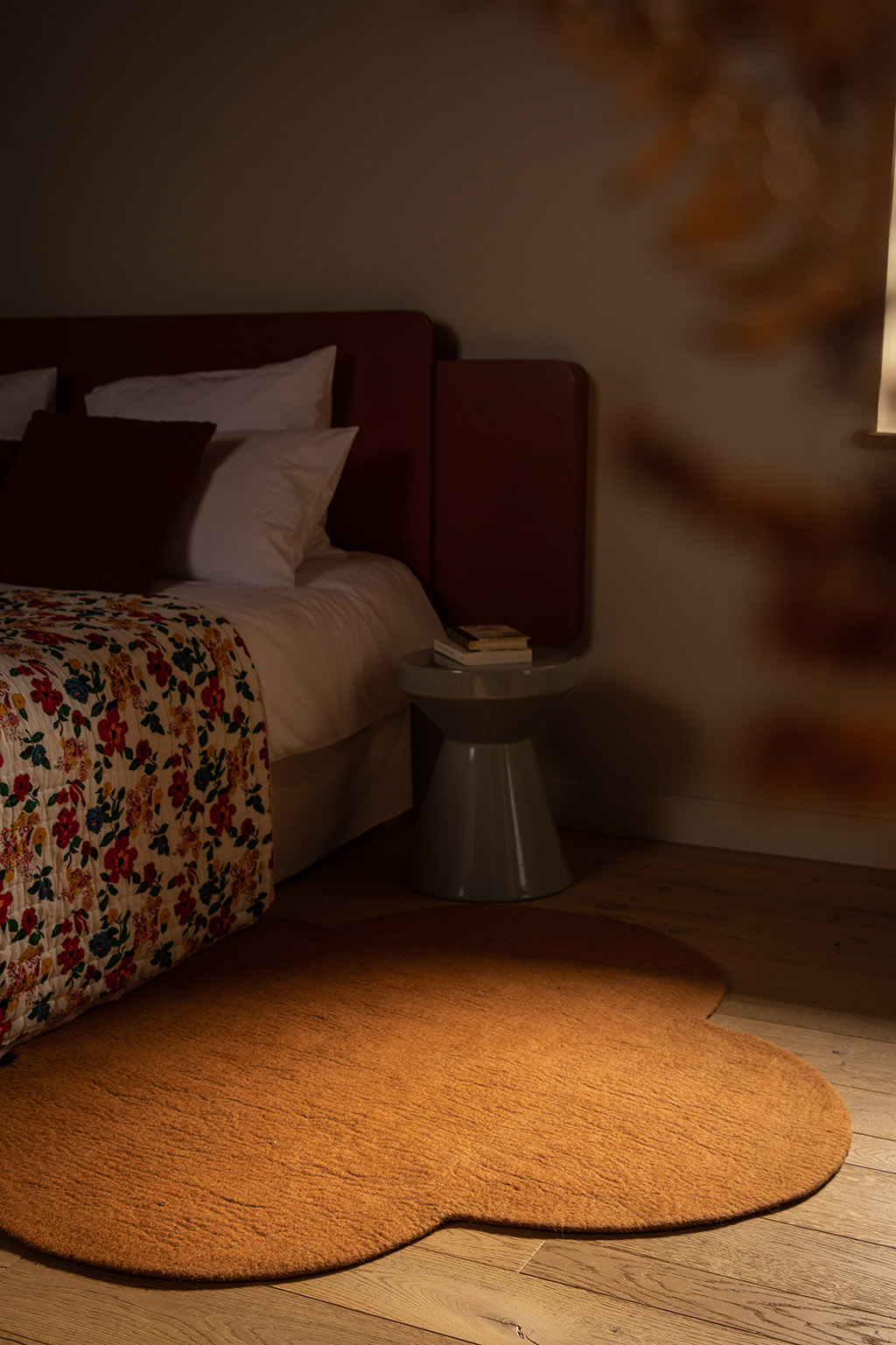 Tapis trèfle terracotta en laine pour la chambre