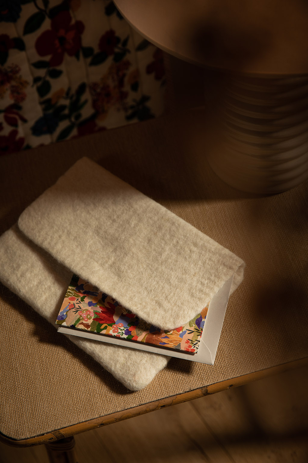 Pochette porte-document blanche en laine feutrée