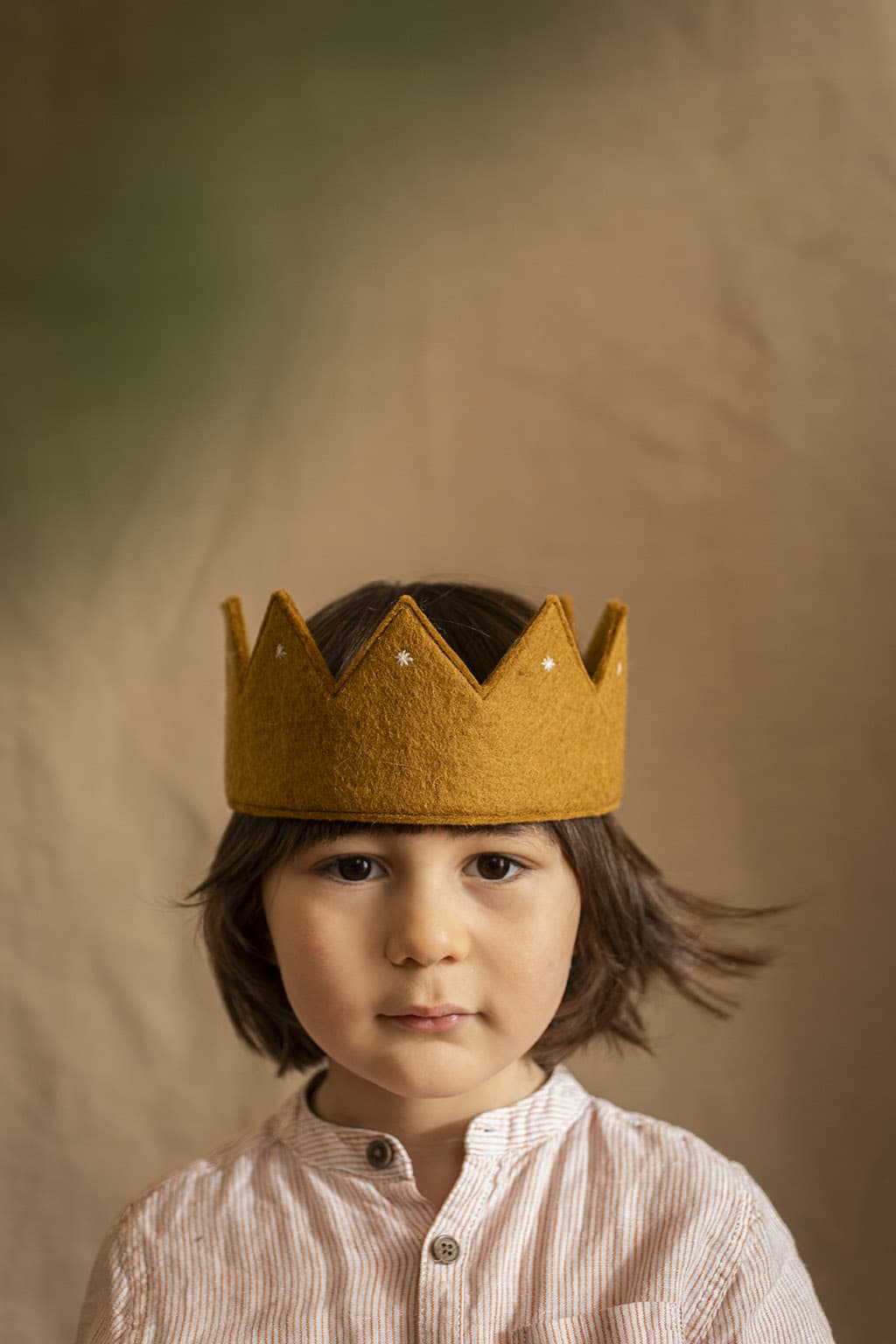 Gouden wollen verkleedkroon voor kinderen