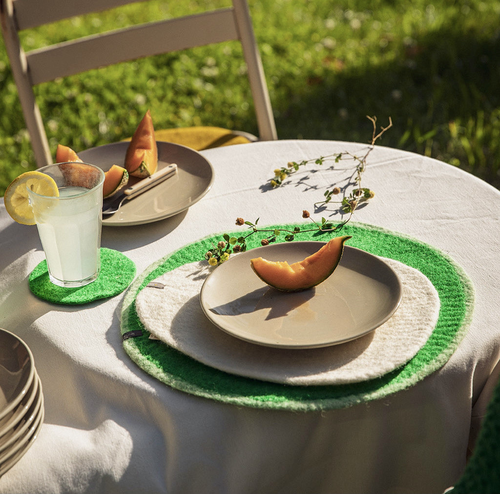 Table d’été, table colorée, table feutrée !  MUSKHANE